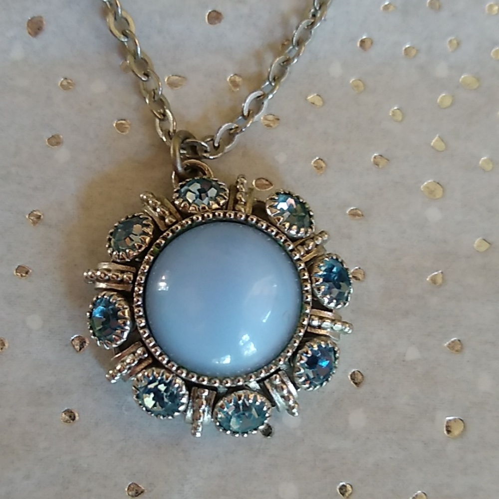 โฅ๏ธSOLD! Faux Light Blue Gemstone Pendent - Picture 3 of 4